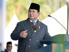 Saat Pimpin Upacara HUT Bhayangkara ke-79 Kapolri dan Presiden Kenakan Tanda Kehormatan Bintang Bhayangkara Utama