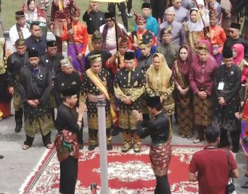 Lembaga Adat Melayu Riau Anugerahkan Gelar Adat Ingatan Budi pada Kapolri