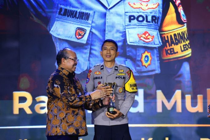 Ketua-KY-Hoegeng-Awards-Mendoron_718540