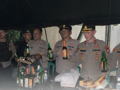 Jelang Pertandingan Persib di Si Jalak Harupat Puluhan Botol Miras, Ganja, dan Tiket Palsu Disita