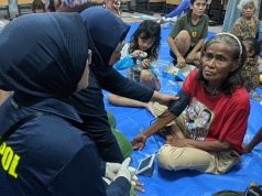 Sentuhan Kemanusiaan di Tengah Banjir Jakarta Timur dari Polri