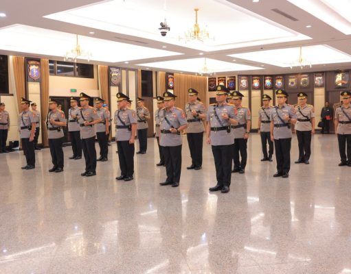 Kapolri Resmi Lantik Irwasum Polri, Kabaintelkam, Kabareskrim dan Sejumlah Kapolda