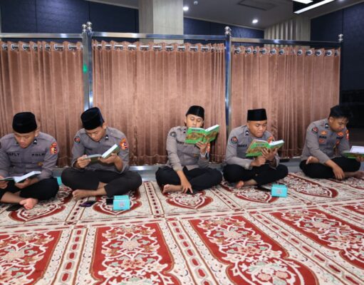 Perkuat Iman dan Integritas Anggota, Divhumas Polri Gelar Khataman Al-Qur’an