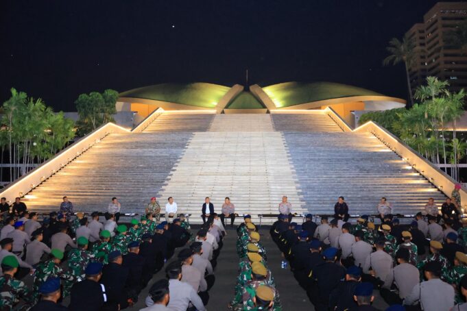 9675e313-1c51-45f5-9b75-c4c52e8f9866_905746