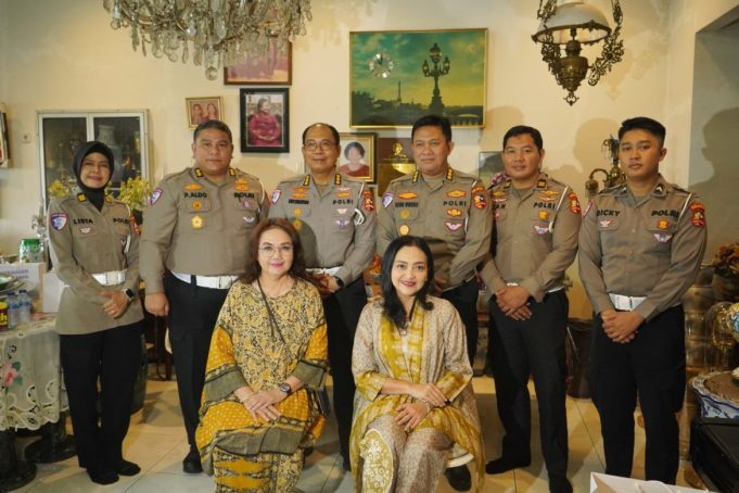 Anjangsana-HUT-ke-70-Korlantas-Kesan-dan-Harapan-ke-Keluarga-Kol-Pol-P-Alm-S.-Pramudarjono-1170x780