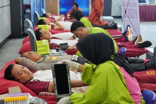 Sambut Hari HUT ke-70 Lalu Lintas Bhayangkara, Korlantas Polri menggelar kegiatan Bakti Kesehatan Donor Darah di Aula Madellu, Korlantas Polri, pada Jumat (12/9/2025)