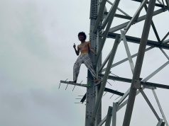 Respon Cepat Polisi Lapor Hotline 110: “Warga Koja Geger Pemuda Diduga Depresi Panjat Tower Sutet 70 Meter”