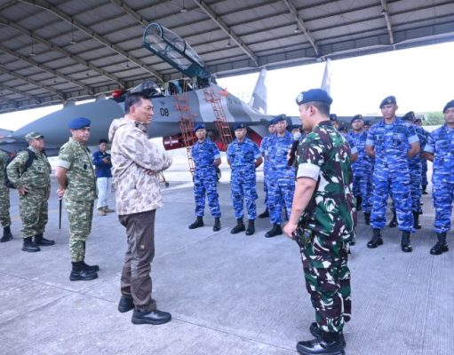 Menhan Sjafrie Tinjau Kesiapan Skadron Udara 11 Lanud Sultan Hasanuddin