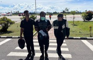 Satgas Ops Damai Cartenz Gelar Serah Terima Tahap II Tersangka Yetien Enumbi dan Barang Bukti di Nabire