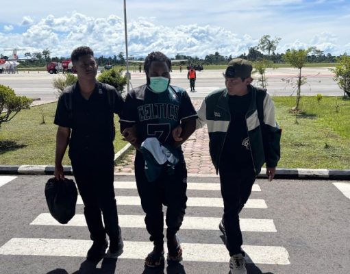 Satgas Ops Damai Cartenz Gelar Serah Terima Tahap II Tersangka Yetien Enumbi dan Barang Bukti di Nabire