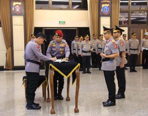 Kapolri Pimpin Sertijab Kabaintelkam dan Dankor Brimob Polri