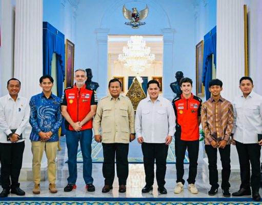 Presiden Prabowo Terima Kunjungan Juara Dunia MotoGP Marc Marquez dan Dua Pembalap Muda Indonesia di Istana Merdeka