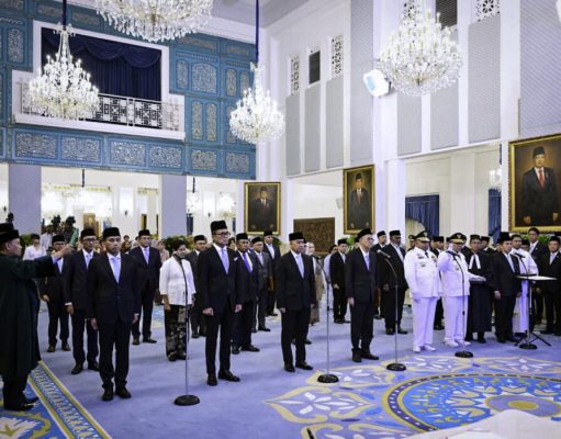 Presiden Prabowo Lantik Dua Wakil Menteri dan Dua Asisten Khusus Pelantikan Berjalan Khidmat di Istana Negara