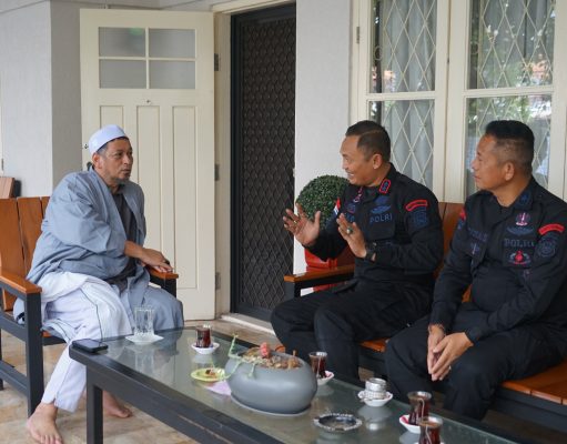 Brimob Polda Metro Jaya Jalin Silaturahmi ke Kediaman Habib Ali Kwitang