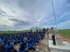 Polsek Anjatan Sosialisasi Bahaya Narkoba dan Kenakalan Remaja di SMK N 1 Anjatan
