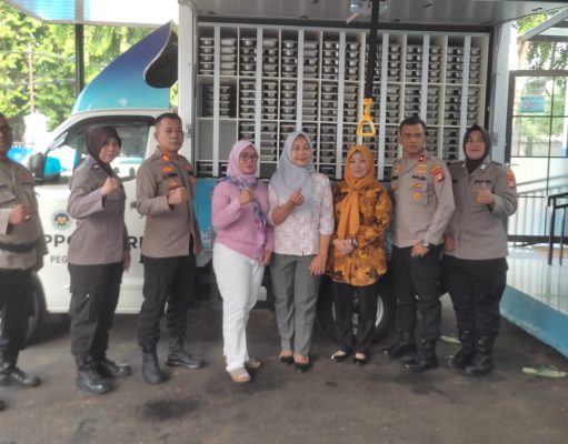 Distribusi Perdana Makanan Bergizi SPPG Polri Digelar di Kelapa Gading