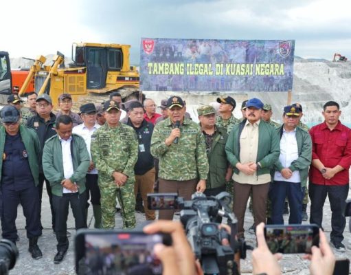 Menhan Sjafrie Tegaskan Penegakan Hukum dalam Penertiban Tambang Ilegal di Bangka Tengah
