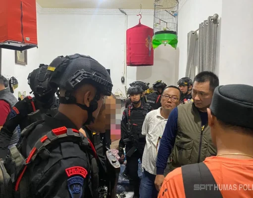 Sejumlah Personel Ditembaki Saat Gerebek Pengedar Psikotropika di Pekalongan