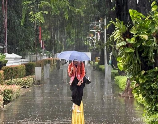 Hujan Diperkirakan Guyur Jakarta Sore Ini