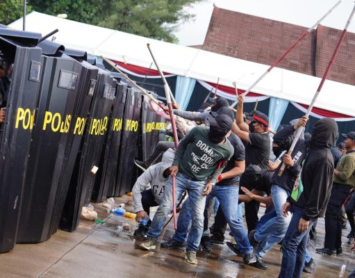 Gambar dan Berita: Polri Peragakan Model Pelayanan Unjuk Rasa Terbaru pada Apel Kasatwil 2025