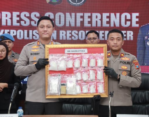 885 Gram Sabu dan 300 Butir Ekstasi Disita, Polres Jember Bongkar Jaringan Narkotika Antar Pulau