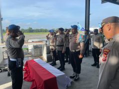 Polres Tolikara Ikut Menjemput Jenazah Almarhum Bripka Laode Abdul Salman di Jayapura