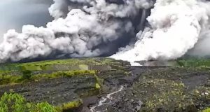 Erupsi Gunung Semeru Luncurkan Awan Panas Sejauh 7 kilometer