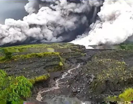 Erupsi Gunung Semeru Luncurkan Awan Panas Sejauh 7 kilometer