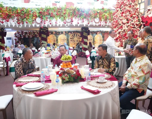 Open House Natal 2025 di Kediaman Kapolri Diselimuti Kebersamaan