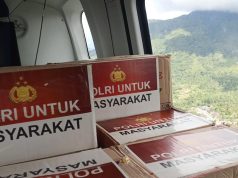 Pastikan Bantuan Tetap Sampai, Polri Lakukan Air Drop Logistik di Tiga Titik Terisolasi Taput–Tapteng