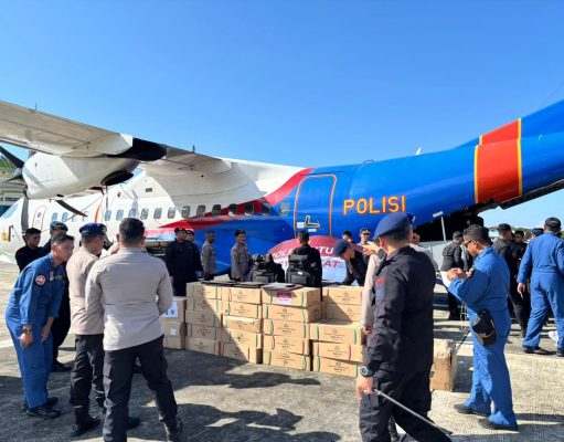 2,5 Ton Logistik dan RON Bantuan Mabes Polri untuk Aceh Tiba di Bandara SIM