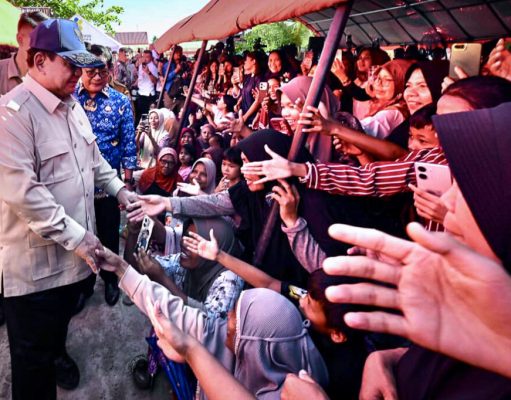 Presiden Prabowo Datang, Mendengar, dan Bantu Warga Terdampak Banjir di Padang Pariaman