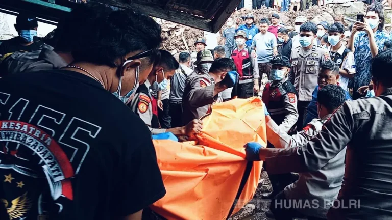 Tim Gabungan Dibantu K9 Temukan 1 Korban Banjir Bandang di Kampung Laghaeng Siau Timur