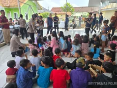 Anak-anak Korban Longsor dan Banjir Bandang di Bandung Barat Diberi Pendampingan Trauma Healing