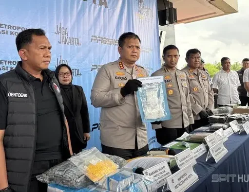 Polisi Tangkap 17 Orang dan Sita Ribuan Pil saat Razia Belasan Warung di Bekasi