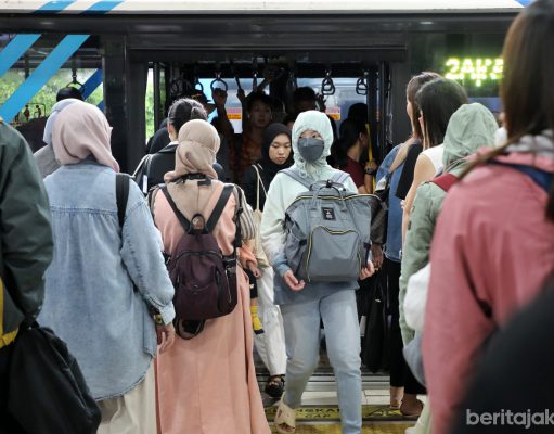 Akibat Hujan, Sejumlah Layanan Alami Keterlambatan