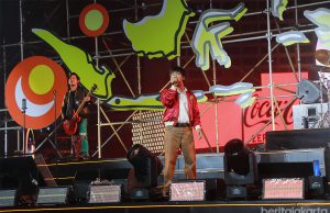 Pertunjukan Drone dan D’Masiv di Bundaran HI Semarak Pukau Ribuan Pengunjung