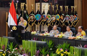 Polri Bangun 101 Jembatan di Pelosok Negeri, Kapolri: Anak-anak Tak Perlu Lagi Renang saat ke Sekolah