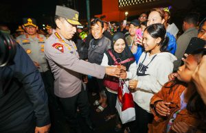 Cek Pengamanan Tahun Baru hingga Sapa Masyarakat, Kapolri Turun Langsung ke HI