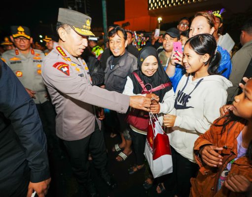 Cek Pengamanan Tahun Baru hingga Sapa Masyarakat, Kapolri Turun Langsung ke HI