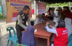 Polri Hadir untuk Kemanusiaan, Pengungsi Banjir di Bireuen Terima Layanan Kesehatan Gratis
