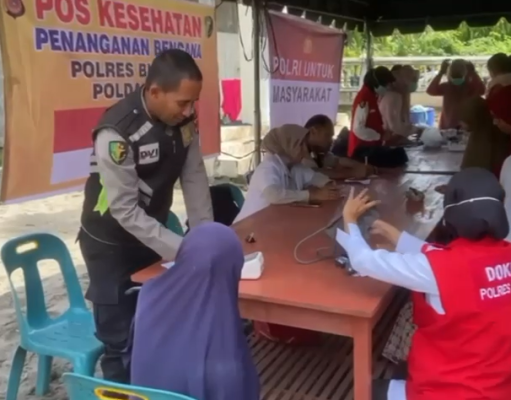 Polri Hadir untuk Kemanusiaan, Pengungsi Banjir di Bireuen Terima Layanan Kesehatan Gratis
