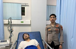 Layanan 110 Jadi Penyelamat, Polisi Evakuasi Warga Sesak Napas di Kabupaten Bekasi