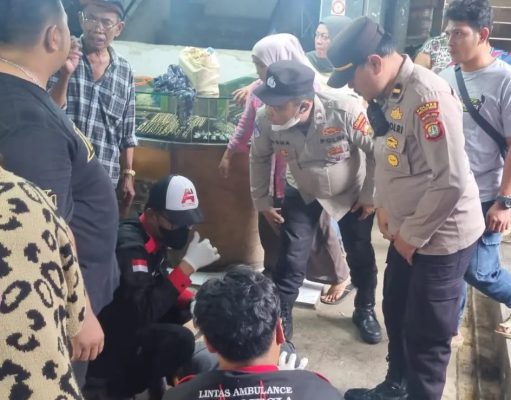 Respons Cepat Polsek Ciputat Timur Tangani Laporan Warga Perempuan Terjatuh di Pasar Ciputat