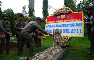 Ziarah Penuh Khidmat, Resimen III Pasukan Pelopor Kenang Gugurnya Personel Satgas Damai Cartenz