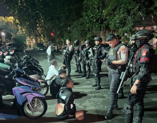 Cegah Tawuran serta Balap Liar Dini Hari, Sat Brimob Polda Metro Jaya dan Polres Metro Jaktim Gelar Patroli