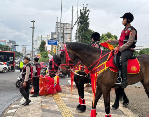 Patroli Berkuda Den Turangga Korsabhara, Atur Arus Lalu Lintas di Margonda Raya Depok