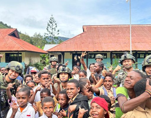 Satgas Ops Damai Cartenz 2026 Latih Disiplin dan Karakter Siswa SD Dondobaga di Mulia
