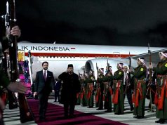 Presiden Prabowo Tiba di Amman, Disambut Putra Mahkota dan Dikawal F-16 AU Yordania