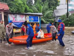 Banjir Rendam Pondok Karya Jaksel, Polisi-TNI Prioritaskan Evakuasi Kelompok Rentan